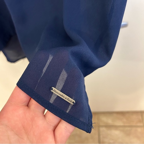 Abercrombie & Fitch Women's Navy Blue Chiffon Blouse Size L - Picture 3 of 5